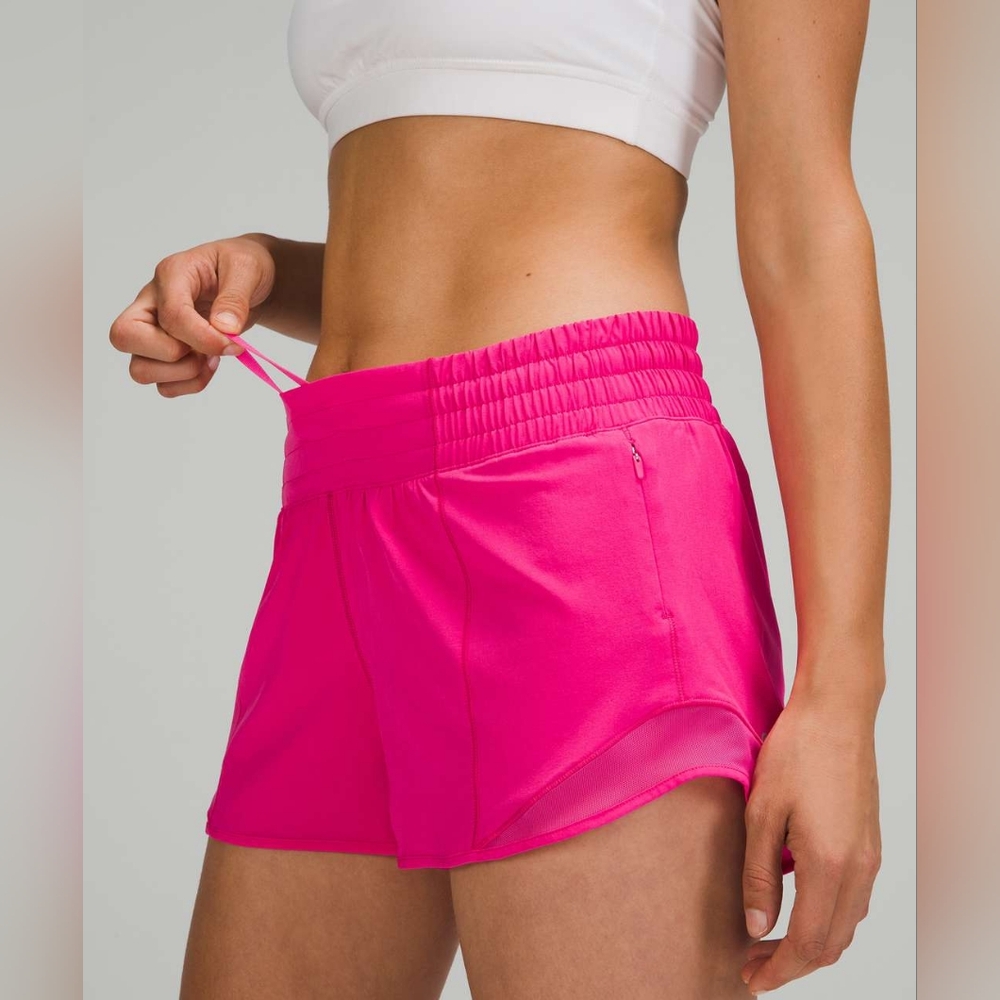 NWT Lululemon 12 Hotty Hot High-Rise Short 2.5"